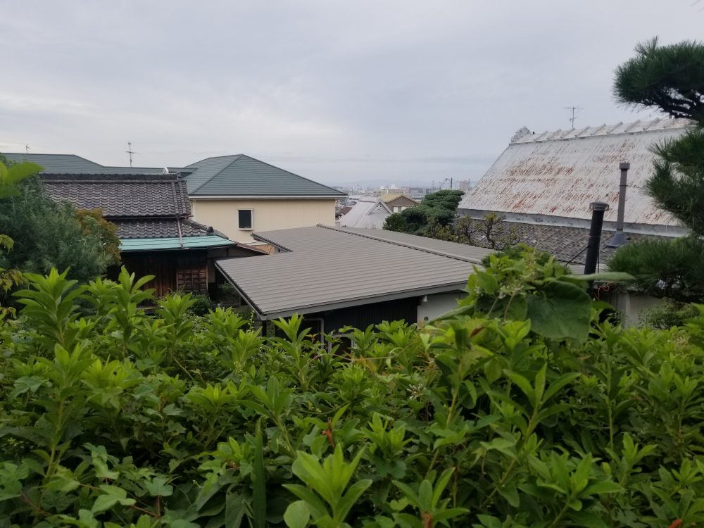 ガルバリウム鋼板とは ガルバの鋼板屋根のメリットとデメリット メーカーと葺き方もまとめました 大阪府東大阪市の木の家専門の工務店